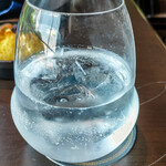 カールヴァーン ブルワリー＆レストラン  - クラフトジン「東方ノ三賢人」。スッキリ爽やかな風味。