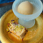 カールヴァーン ブルワリー＆レストラン  - 【デザート】花蜜ミルクジェラートとデーツ・チーズケーキ