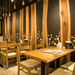 Enjoy a relaxed meal in a stylish café-like atmosphere!