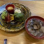 津軽割烹未来 - 2種類のキノコ汁　ほやリベンジ！うまし！