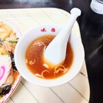味楽 - "ラーメン"の旨さを確信させる"中華スープ"。