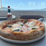 OCEAN HOUSE - 炭火で焼かれた本格ピザ