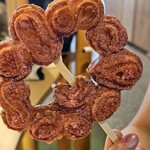 Earth Sweets PRESENTED BY TAKESHITA SEIKA - ミャクミャクっぽいチュロス　1400円
