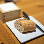 KOTARO Hasegawa DOWNTOWN CUISINE - パン、バター