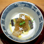 KOTARO Hasegawa DOWNTOWN CUISINE - 賀茂茄子、長茄子、白茄子のエチュベ シェリービネガーのジュレ ストラッチャテッラ ミント