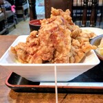 倅 Ｂ食 - Bセットの鶏の唐揚げ
