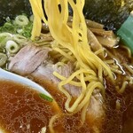 らーめん初代 小樽本店 - 麺ズルズルします