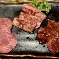 梨の家 五反田店 - 国産牛カルビ、牛タン、ハラミ