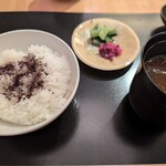 ラボンバンス - ご飯はおかわり出来ます。（通常はじゃこがご飯にのります）