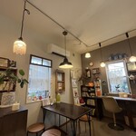 本とごはんと古道具 Patrie - 