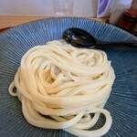 手ぶちうどん 吉平 - うどんが少ない訳じゃなく、器がデカすぎるんです！