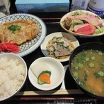 おいしい台所12カ月 - 豚カツ煮定食1,000円