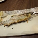 鮨と地酒 地雷也 - 子持ちあゆ塩焼き