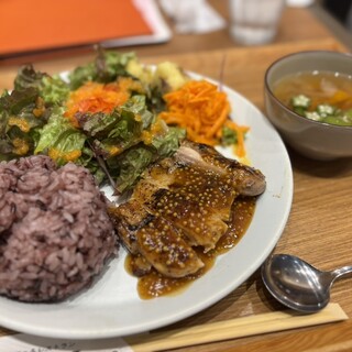 カフェ&ダイニングみのりみのる_0