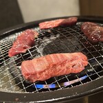 和牛ホルモン一頭買い うしはち - 