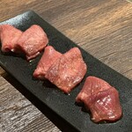 和牛ホルモン一頭買い うしはち - 