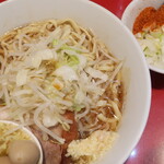 ラーメン二郎 - ラーメンミニ＋ニンニク少し＋白ネギショウガ半分