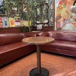 ラッキーピエロ 北斗飯生店 - 待合室