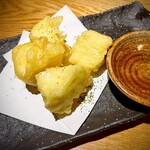 個室と海の台所 虎魚 - カマンベールチーズ天麩羅