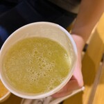 フルーツ・フル タピオ店 - こちらは息子のメロンジュース！ウマウマ♪( ◜௰◝و(و "ちゃんと生の果物を使っているらしく、全然お安いような感じです！