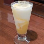 スルタン - マンゴーラッシー　110円