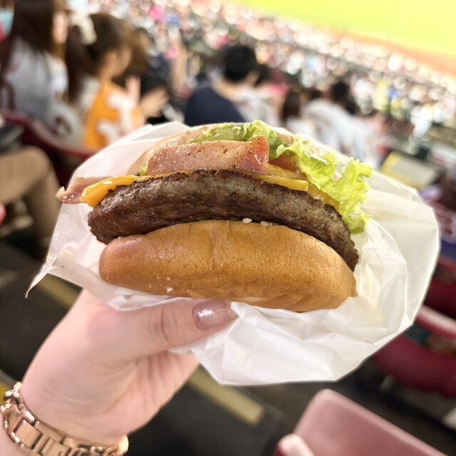 フレッシュネス バーガー 楽天モバイルパーク宮城店（FRESHNESS BURGER） - 宮城野原（ハンバーガー）の写真