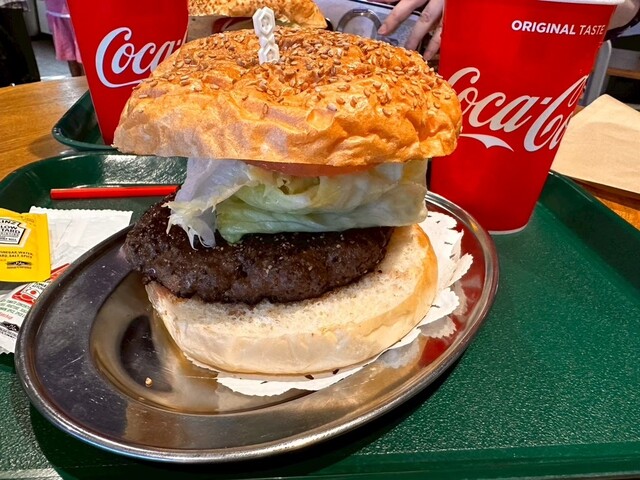 HONEY BEE ポートマーケット店 （ハニー ビー） - 横須賀中央