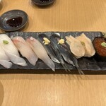 伊豆太郎 - ヒコイワシがあったので、寿司はお好みで。