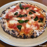 VILLA ROSSO TRE - 料理写真:マルゲリータ