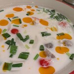 やまとん食堂 - トムカーガイ（鶏肉のココナッツミルクスープ）