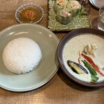 タイ屋台料理＆ヌードル オシャ - カレー