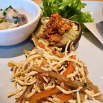 カフェ＆ミール ムジ - 干し野菜と豆腐干絲のそぼろきんぴら