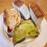 カフェ＆ミール ムジ - 食べ放題のパン