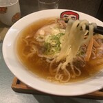 大重食堂 - 平打ちちぢれ麺？