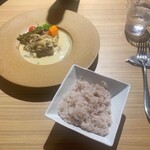 ブラッスリー 航 - チキンのフリカッセ+ 赤ワインライス