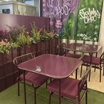 JIMMY CHOO Street Café - 