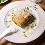 カルネジーオ イースト - 