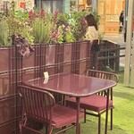 JIMMY CHOO Street Café - 