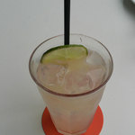 bills - 「lime, bitters and soda」680円（税別）
