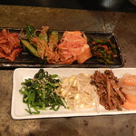 焼肉  炭聖 - ナムル盛り＆キムチ盛り