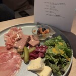 24/7 cafe apartment - 