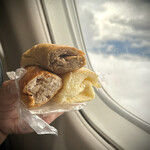 玉出　木村家　2DEUX - モカロール、メイプルナッツ、練乳ロールの断面