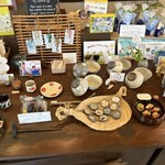 旬家ばんちゃん - 箸置きなど、可愛い雑貨も販売されています。