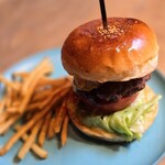 OLU BURGER KYOTO IBARAKI - ピカチリシュリンプバーガー
            フレンチフライセット