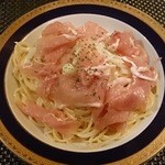 ケイブ バー - ランチＢ（生ハムとカリフラワーのクリームスパゲティ）1000円