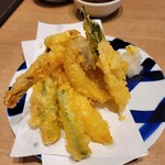 海鮮市場 魚壱 - 天ぷら盛り合わせ