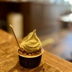 젤라테리아 지나 - 