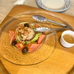 スペイン料理＆ワイン パエリア専門店　ミゲルフアニ 横浜店 - ムルシア風サラダ　Sサイズ　1100円