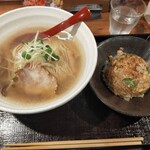塩伝説 なゆた - 鯛塩ラーメン　半チャーハンセット　サイコー！