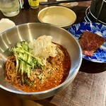 炭焼ホルモン えいた - ビピン麺